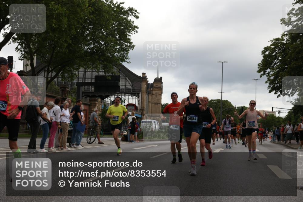 29.06.2025 - hella hamburg halbmarathon Yannick Fuchs http://msf.ph/oto/8353554 29.06.2025 10:52:55 20KM 1285, 1642, 1946, 1951, 2006, 2027, 2677, 2855, 3181, 5084, 5347, 5633, 6202, 6208, 6636, 6860, 6997, 7476, 8290, 8392, 8929, 9156, 9353, 9655, 9835, 10036, 10539, 10915, 12633, 12809, 13407, 14375, 14631, 14914, 15240, 15263, 15824, 16160, 16206, 16409, 16563, 16922, 16924, 17017, 17346, 17782, 17810, 17852, 17931, 18112, 18153, 18232, 18266, 18327, 18556, 18682, 18730, 18833, 18954, 19002, 19003 meine-sportfotos.de