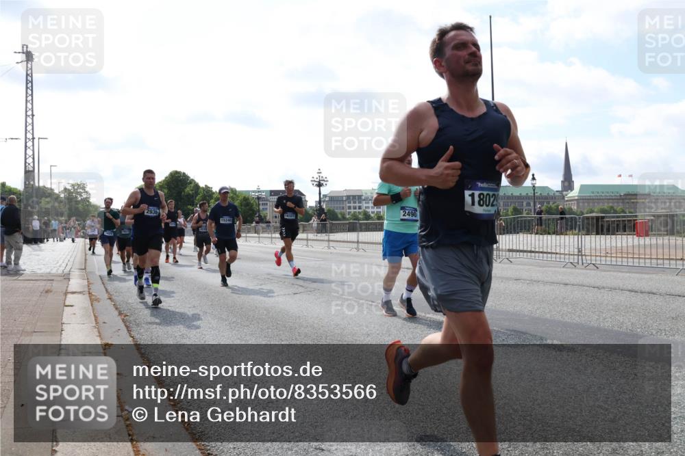 29.06.2025 - hella hamburg halbmarathon Lena Gebhardt http://msf.ph/oto/8353566 29.06.2025 10:01:14 Lombardsbrücke 2936, 18327, 15240, 424, 2490, 1802, 1130, 1387, 1420, 1726, 2006, 2091, 2354, 2363, 2490, 2936, 3059, 3141, 3199, 3425, 3625, 3663, 3740, 3983, 4068, 4238, 4249, 4319, 4322, 4370, 4616, 4649, 4708, 5033, 5418, 5570, 5675, 5870, 6087, 6147, 0000, 6487, 6531, 6591, 6714, 6757, 6835, 6924, 7287, 7658, 7757, 7759, 7761, 7846, 8030, 8045, 8046, 8191, 8255, 8326, 8478, 8632, 8691, 8923, 9124, 9932, 10074, 10188, 10271, 10383, 10576, 11465 meine-sportfotos.de