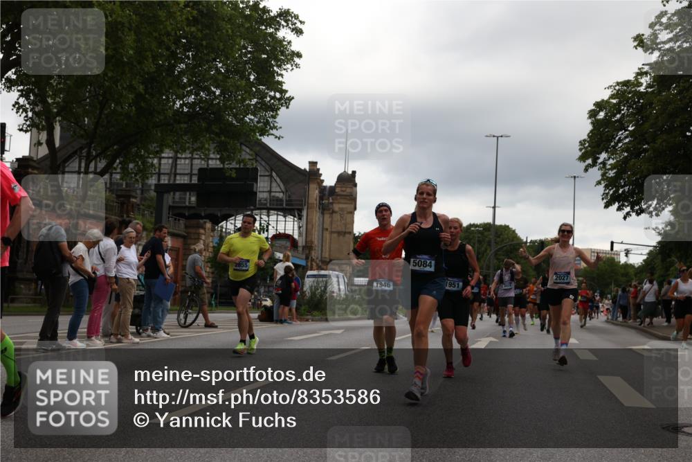 29.06.2025 - hella hamburg halbmarathon Yannick Fuchs http://msf.ph/oto/8353586 29.06.2025 10:52:55 20KM 1285, 1642, 1946, 1951, 2006, 2027, 2677, 2855, 3181, 5084, 5347, 5633, 6202, 6208, 6636, 6860, 6997, 7476, 8290, 8392, 8929, 9156, 9353, 9655, 9835, 10036, 10539, 10915, 12633, 12809, 13407, 14375, 14631, 14914, 15240, 15263, 15824, 16160, 16206, 16409, 16563, 16922, 16924, 17017, 17346, 17782, 17810, 17852, 17931, 18112, 18153, 18232, 18266, 18327, 18556, 18682, 18730, 18833, 18954, 19002, 19003 meine-sportfotos.de