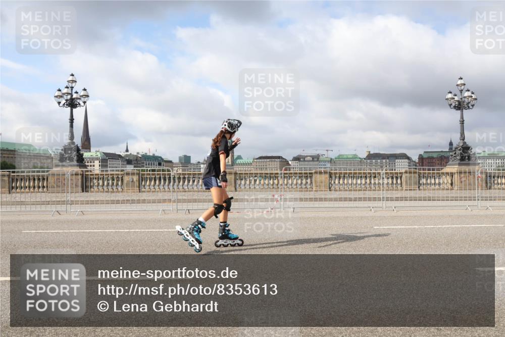 29.06.2025 - hella hamburg halbmarathon Lena Gebhardt http://msf.ph/oto/8353613 29.06.2025 09:09:27 Lombardsbrücke  meine-sportfotos.de