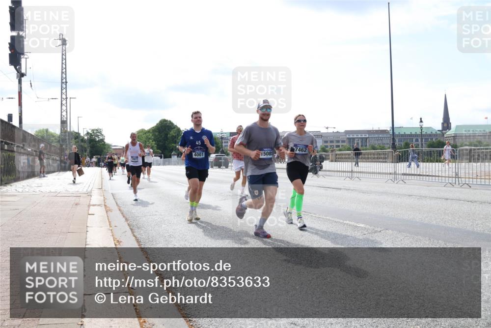 29.06.2025 - hella hamburg halbmarathon Lena Gebhardt http://msf.ph/oto/8353633 29.06.2025 10:13:51 Lombardsbrücke 45, 7462, 4001, 15085, 10977, 1131, 1194, 1480, 1890, 2055, 2359, 2721, 2904, 2987, 3729, 4001, 4187, 4795, 4950, 4962, 5232, 5546, 5631, 5719, 6026, 6287, 6710, 6717, 6724, 7346, 7446, 7447, 7460, 7462, 7913, 8057, 8279, 8673, 9128, 9612, 9631, 9886, 10442, 10443, 10977, 11441, 11987, 12313, 12797, 12928, 12929, 13331, 13788, 13928, 15085, 15482, 15663, 15721, 15722, 15840, 16491, 17439, 17472, 17985, 18041, 18222, 18231, 18236, 18239 meine-sportfotos.de