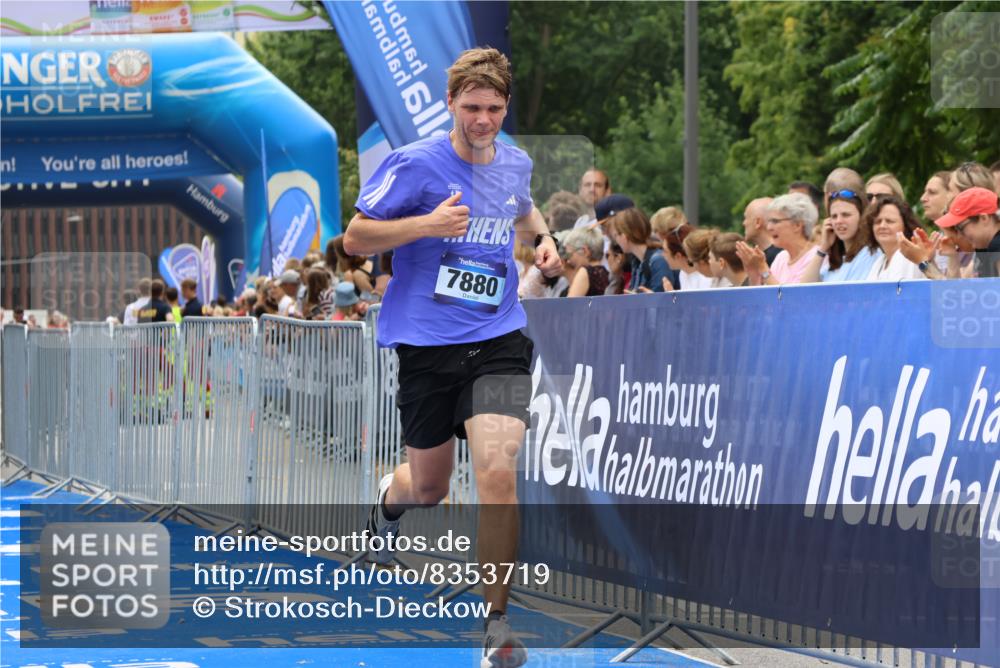 29.06.2025 - hella hamburg halbmarathon Strokosch-Dieckow http://msf.ph/oto/8353719 29.06.2025 10:30:52 Ziel 3379, 7055, 7880, 9381, 9508, 16508, 18871 meine-sportfotos.de