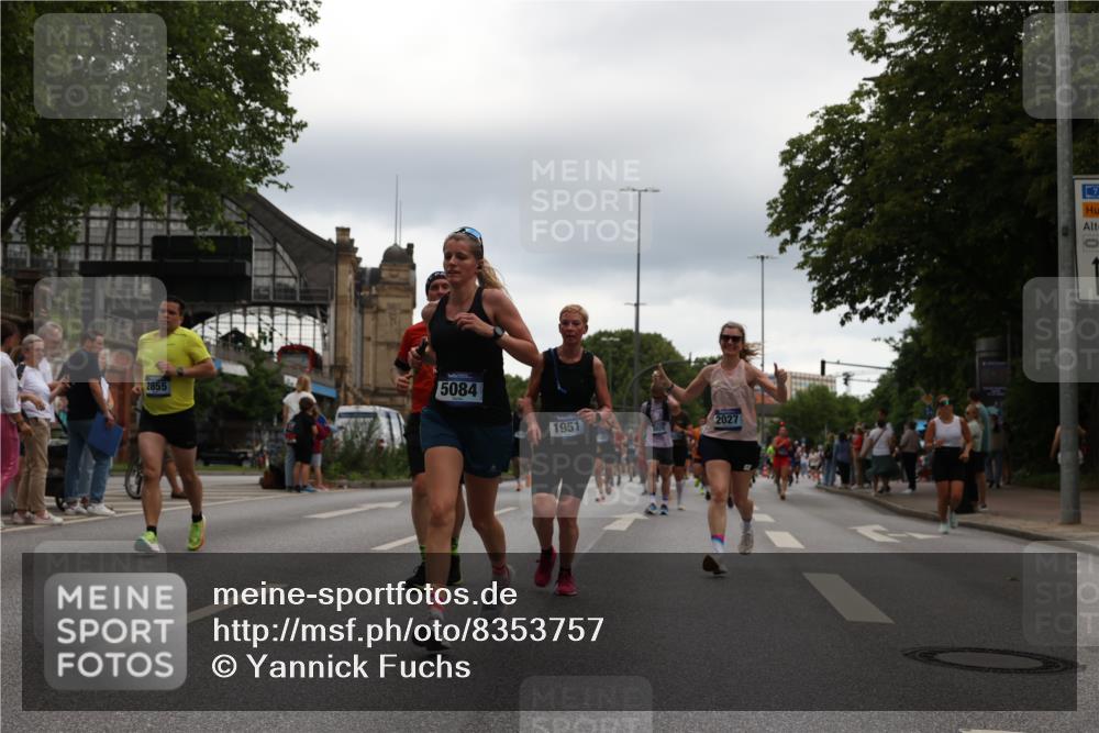 29.06.2025 - hella hamburg halbmarathon Yannick Fuchs http://msf.ph/oto/8353757 29.06.2025 10:52:55 20KM 1285, 1642, 1946, 1951, 2006, 2027, 2677, 2855, 3181, 5084, 5347, 5633, 6202, 6208, 6636, 6860, 6997, 7476, 8290, 8392, 8929, 9156, 9353, 9655, 9835, 10036, 10539, 10915, 12633, 12809, 13407, 14375, 14631, 14914, 15240, 15263, 15824, 16160, 16206, 16409, 16563, 16922, 16924, 17017, 17346, 17782, 17810, 17852, 17931, 18112, 18153, 18232, 18266, 18327, 18556, 18682, 18730, 18833, 18954, 19002, 19003 meine-sportfotos.de