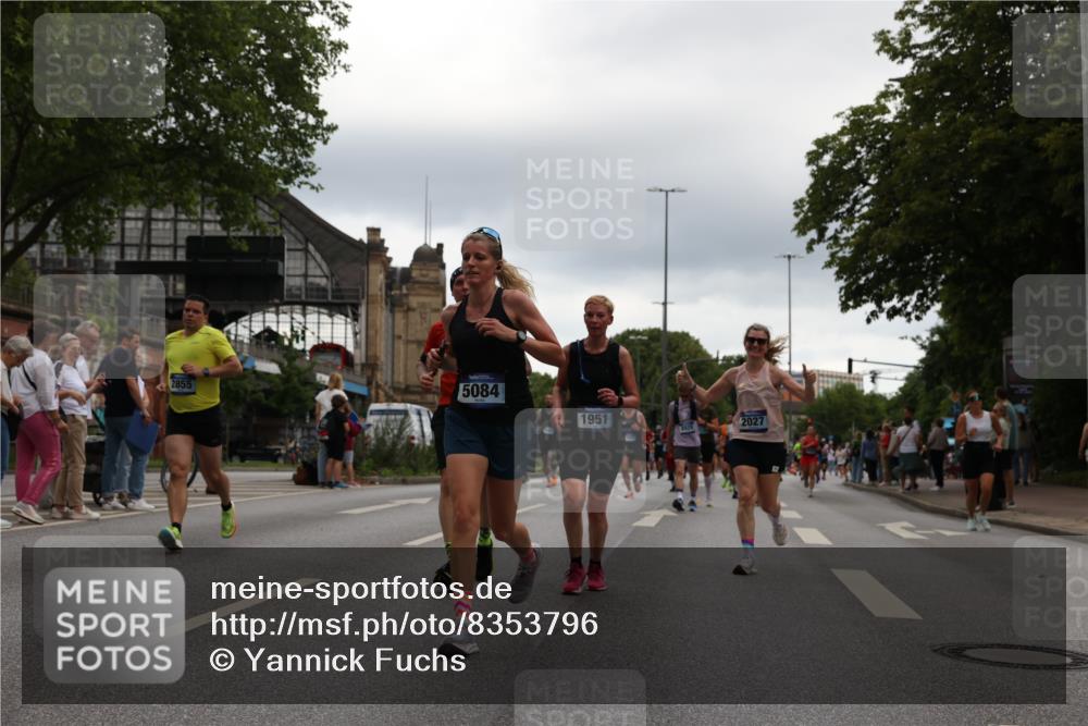 29.06.2025 - hella hamburg halbmarathon Yannick Fuchs http://msf.ph/oto/8353796 29.06.2025 10:52:55 20KM 1285, 1642, 1946, 1951, 2006, 2027, 2677, 2855, 3181, 5084, 5347, 5633, 6202, 6208, 6636, 6860, 6997, 7476, 8290, 8392, 8929, 9156, 9353, 9655, 9835, 10036, 10539, 10915, 12633, 12809, 13407, 14375, 14631, 14914, 15240, 15263, 15824, 16160, 16206, 16409, 16563, 16922, 16924, 17017, 17346, 17782, 17810, 17852, 17931, 18112, 18153, 18232, 18266, 18327, 18556, 18682, 18730, 18833, 18954, 19002, 19003 meine-sportfotos.de