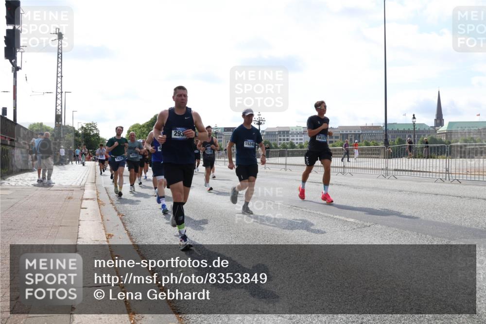 29.06.2025 - hella hamburg halbmarathon Lena Gebhardt http://msf.ph/oto/8353849 29.06.2025 10:01:15 Lombardsbrücke 1420, 16517, 293, 4249, 15240, 18327, 1130, 1387, 1420, 1726, 2006, 2091, 2354, 2363, 2490, 2936, 3059, 3199, 3425, 3625, 3663, 3740, 3983, 4068, 4238, 4249, 4319, 4322, 4370, 4616, 4649, 4708, 5033, 5418, 5570, 5675, 5870, 6087, 6147, 6281, 0000, 6487, 6531, 6591, 6714, 6757, 6835, 6924, 7287, 7658, 7757, 7759, 7761, 7846, 8030, 8045, 8046, 8191, 8255, 8326, 8632, 8691, 8923, 9124, 9932, 10074, 10188, 10271, 10383, 10576, 11465 meine-sportfotos.de