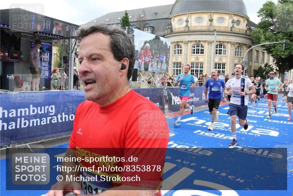 29.06.2025 - hella hamburg halbmarathon Michael Strokosch http://msf.ph/oto/8353878 29.06.2025 10:53:34 Ziel 1030, 1061, 1098, 1499, 1783, 2070, 3399, 5866, 6628, 6629, 11068, 12909, 13912, 15113, 15497, 17710, 18450, 18612 meine-sportfotos.de