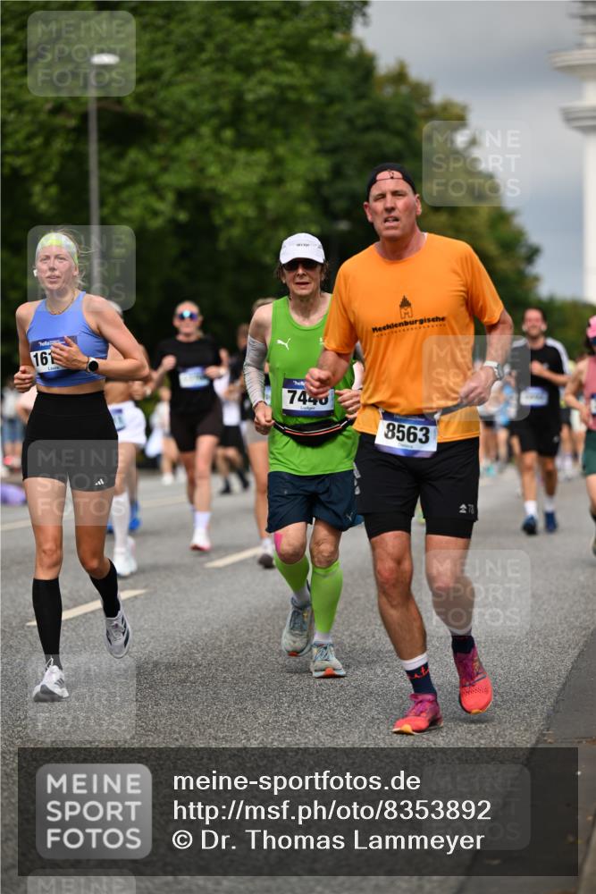 29.06.2025 - hella hamburg halbmarathon Dr. Thomas Lammeyer http://msf.ph/oto/8353892 29.06.2025 10:18:47 Kennedybrücke 1071, 1296, 1379, 1480, 1728, 1745, 2046, 2281, 2690, 3025, 3454, 3507, 3509, 3691, 4495, 4641, 5608, 5800, 6181, 6366, 6710, 6717, 6724, 7195, 7446, 7447, 7881, 8055, 8239, 8256, 8275, 8522, 8563, 8755, 8854, 8892, 9173, 9709, 10224, 10589, 10717, 11271 meine-sportfotos.de