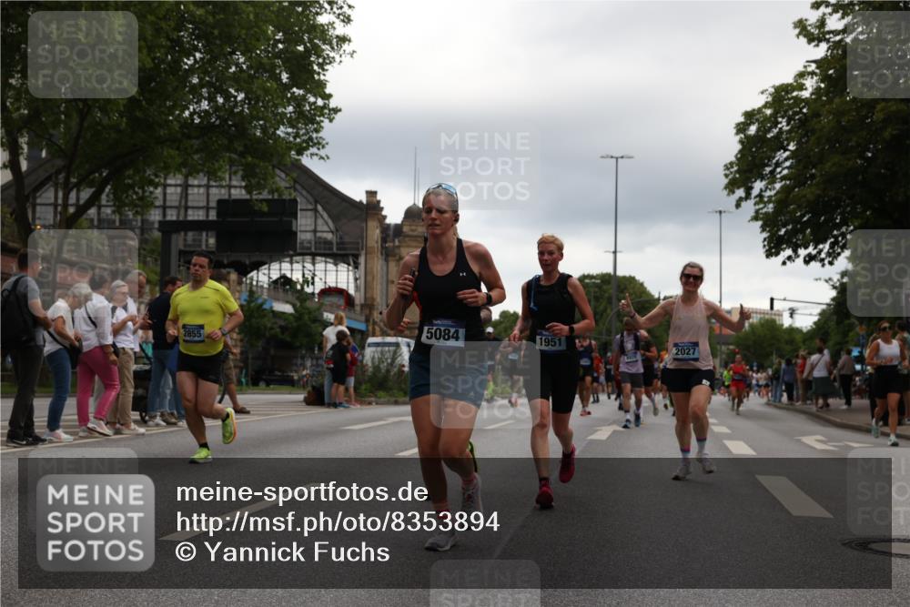 29.06.2025 - hella hamburg halbmarathon Yannick Fuchs http://msf.ph/oto/8353894 29.06.2025 10:52:56 20KM 1285, 1642, 1946, 1951, 2006, 2027, 2677, 2855, 2957, 2978, 3181, 5084, 5347, 5633, 6202, 6208, 6636, 6860, 6997, 7476, 8290, 8392, 8929, 9156, 9353, 9655, 9835, 10036, 10539, 10915, 12633, 12809, 13407, 14375, 14631, 14914, 15240, 15263, 15824, 16160, 16206, 16409, 16563, 16922, 16924, 17017, 17346, 17782, 17810, 17852, 17931, 18112, 18153, 18232, 18266, 18327, 18556, 18730, 18833, 18954, 19002, 19003 meine-sportfotos.de