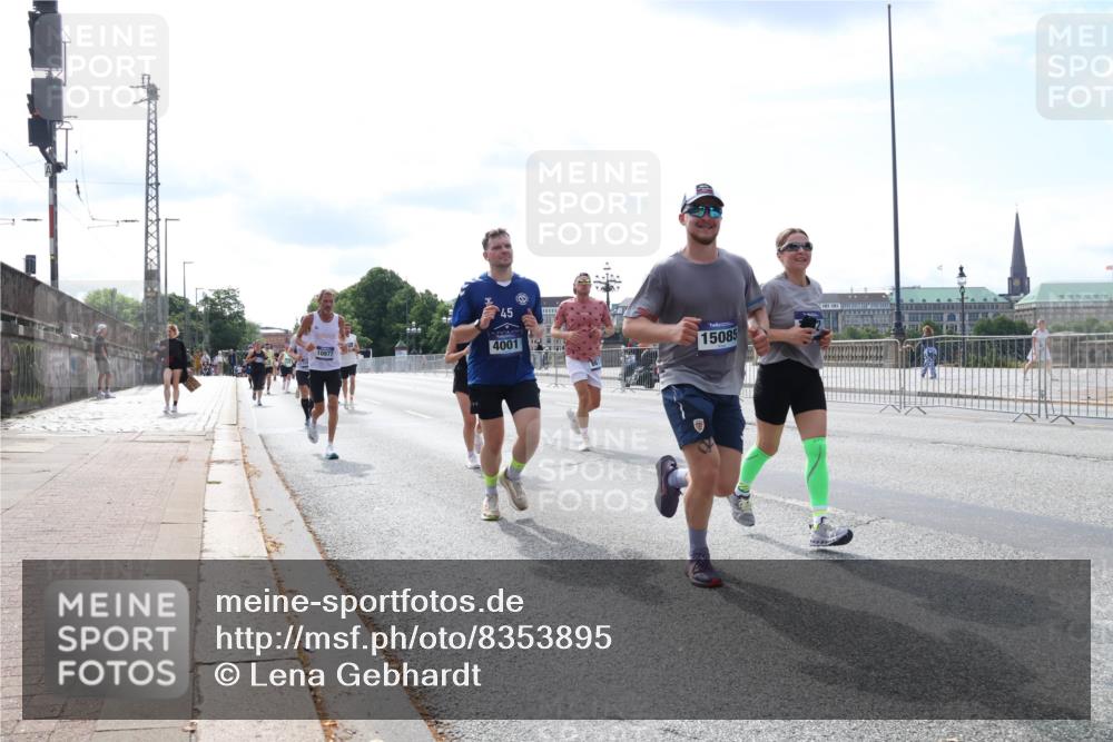 29.06.2025 - hella hamburg halbmarathon Lena Gebhardt http://msf.ph/oto/8353895 29.06.2025 10:13:52 Lombardsbrücke 45, 4001, 15085, 1131, 1194, 1480, 1890, 2055, 2359, 2721, 2904, 2987, 4001, 4032, 4187, 4795, 4950, 4962, 5232, 5546, 5631, 5719, 6026, 6287, 6710, 6717, 6724, 7446, 7447, 7460, 7462, 7913, 8057, 8279, 8673, 9128, 9612, 9631, 9886, 10442, 10443, 10977, 11441, 11987, 12313, 12797, 12928, 12929, 12938, 13331, 13788, 13928, 15085, 15482, 15663, 15721, 15722, 15840, 16491, 17439, 17472, 17985, 18041, 18222, 18231, 18236, 18239 meine-sportfotos.de