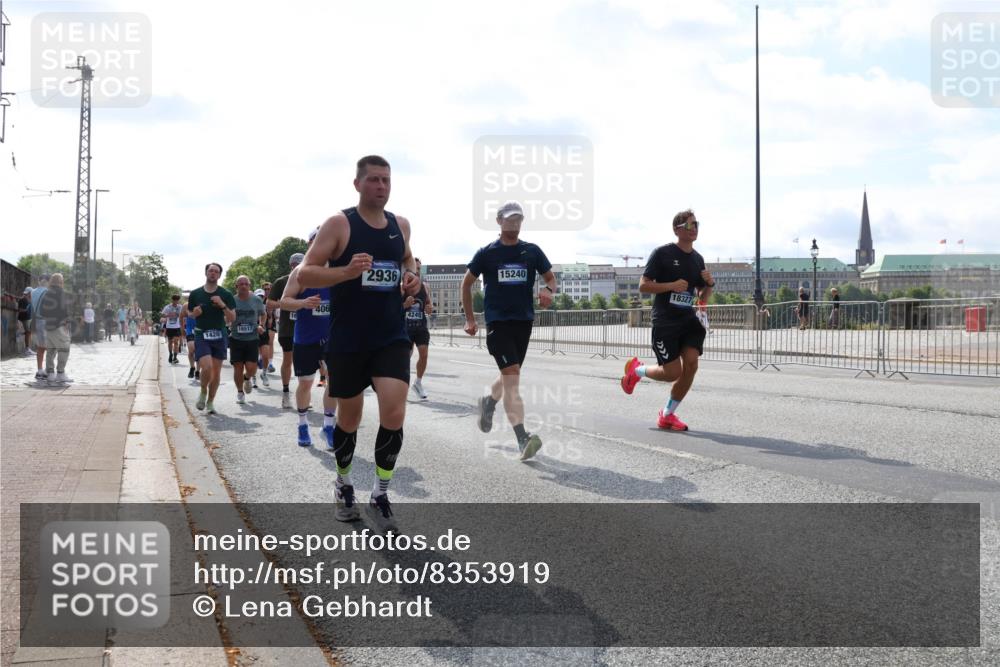 29.06.2025 - hella hamburg halbmarathon Lena Gebhardt http://msf.ph/oto/8353919 29.06.2025 10:01:15 Lombardsbrücke 406, 16, 16517, 1420, 2936, 4249, 15240, 18327, 1130, 1387, 1420, 1726, 2006, 2091, 2354, 2363, 2490, 2936, 3059, 3199, 3425, 3625, 3663, 3740, 3983, 4068, 4238, 4249, 4319, 4322, 4370, 4616, 4649, 4708, 5033, 5418, 5570, 5675, 5870, 6087, 6147, 6281, 0000, 6487, 6531, 6591, 6714, 6757, 6835, 6924, 7287, 7658, 7757, 7759, 7761, 7846, 8030, 8045, 8046, 8191, 8255, 8326, 8632, 8691, 8923, 9124, 9932, 10074, 10188, 10271, 10383, 10576, 11465 meine-sportfotos.de