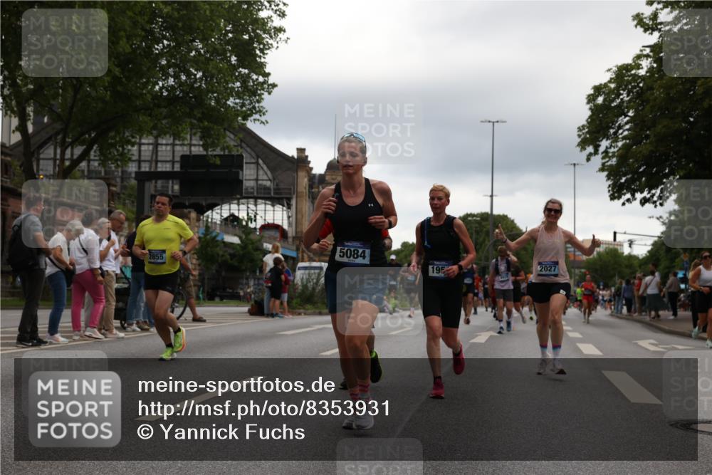 29.06.2025 - hella hamburg halbmarathon Yannick Fuchs http://msf.ph/oto/8353931 29.06.2025 10:52:56 20KM 1285, 1642, 1946, 1951, 2006, 2027, 2677, 2855, 2957, 2978, 3181, 5084, 5347, 5633, 6202, 6208, 6636, 6860, 6997, 7476, 8290, 8392, 8929, 9156, 9353, 9655, 9835, 10036, 10539, 10915, 12633, 12809, 13407, 14375, 14631, 14914, 15240, 15263, 15824, 16160, 16206, 16409, 16563, 16922, 16924, 17017, 17346, 17782, 17810, 17852, 17931, 18112, 18153, 18232, 18266, 18327, 18556, 18730, 18833, 18954, 19002, 19003 meine-sportfotos.de