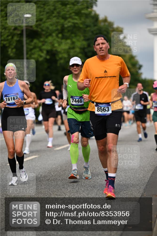 29.06.2025 - hella hamburg halbmarathon Dr. Thomas Lammeyer http://msf.ph/oto/8353956 29.06.2025 10:18:48 Kennedybrücke 1071, 1296, 1379, 1480, 1575, 1728, 1745, 2046, 2281, 2690, 3025, 3454, 3507, 3509, 3691, 4495, 4641, 5608, 5800, 6181, 6366, 6710, 6717, 6724, 7195, 7446, 7447, 7881, 8055, 8239, 8256, 8275, 8522, 8563, 8755, 8854, 8892, 9173, 9709, 10224, 10589, 10717, 11271 meine-sportfotos.de