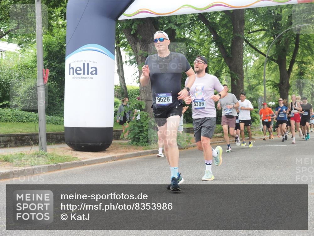 29.06.2025 - hella hamburg halbmarathon KatJ http://msf.ph/oto/8353986 29.06.2025 10:51:29 Zwischen KM18-KM19 1194, 1702, 1992, 2298, 2782, 2979, 4542, 5396, 6585, 6907, 6908, 7042, 7081, 8520, 8561 meine-sportfotos.de