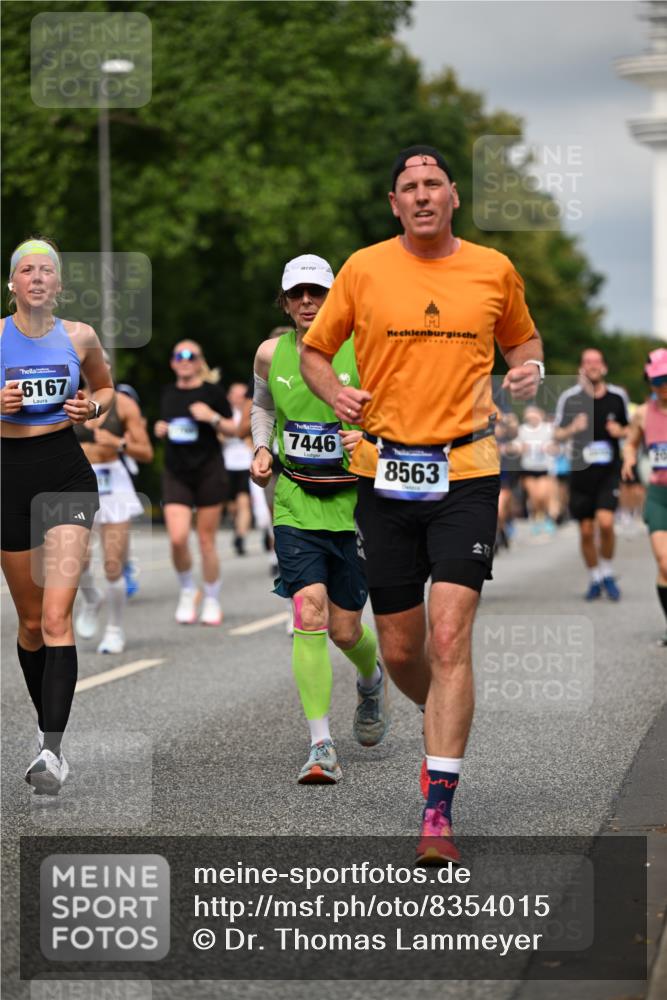 29.06.2025 - hella hamburg halbmarathon Dr. Thomas Lammeyer http://msf.ph/oto/8354015 29.06.2025 10:18:48 Kennedybrücke 1071, 1296, 1379, 1480, 1575, 1728, 1745, 2046, 2281, 2690, 3025, 3454, 3507, 3509, 3691, 4495, 4641, 5608, 5800, 6181, 6366, 6710, 6717, 6724, 7195, 7446, 7447, 7881, 8055, 8239, 8256, 8275, 8522, 8563, 8755, 8854, 8892, 9173, 9709, 10224, 10589, 10717, 11271 meine-sportfotos.de