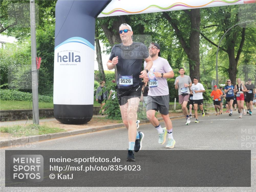 29.06.2025 - hella hamburg halbmarathon KatJ http://msf.ph/oto/8354023 29.06.2025 10:51:29 Zwischen KM18-KM19 1194, 1702, 1992, 2298, 2782, 2979, 4542, 5396, 6585, 6907, 6908, 7042, 7081, 8520, 8561 meine-sportfotos.de