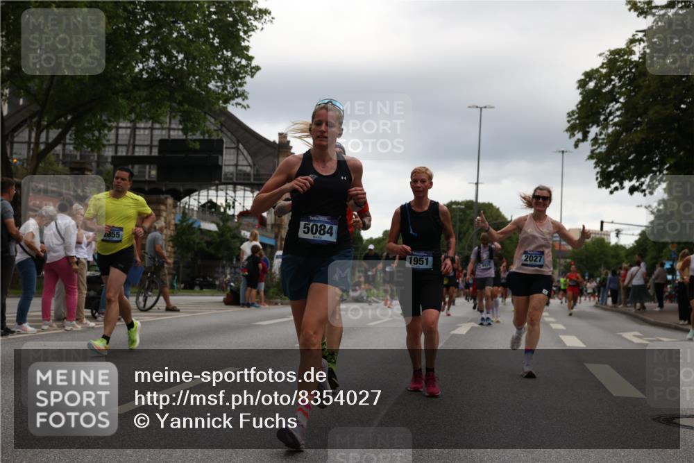 29.06.2025 - hella hamburg halbmarathon Yannick Fuchs http://msf.ph/oto/8354027 29.06.2025 10:52:56 20KM 1285, 1642, 1946, 1951, 2006, 2027, 2677, 2855, 2957, 2978, 3181, 5084, 5347, 5633, 6202, 6208, 6636, 6860, 6997, 7476, 8290, 8392, 8929, 9156, 9353, 9655, 9835, 10036, 10539, 10915, 12633, 12809, 13407, 14375, 14631, 14914, 15240, 15263, 15824, 16160, 16206, 16409, 16563, 16922, 16924, 17017, 17346, 17782, 17810, 17852, 17931, 18112, 18153, 18232, 18266, 18327, 18556, 18730, 18833, 18954, 19002, 19003 meine-sportfotos.de