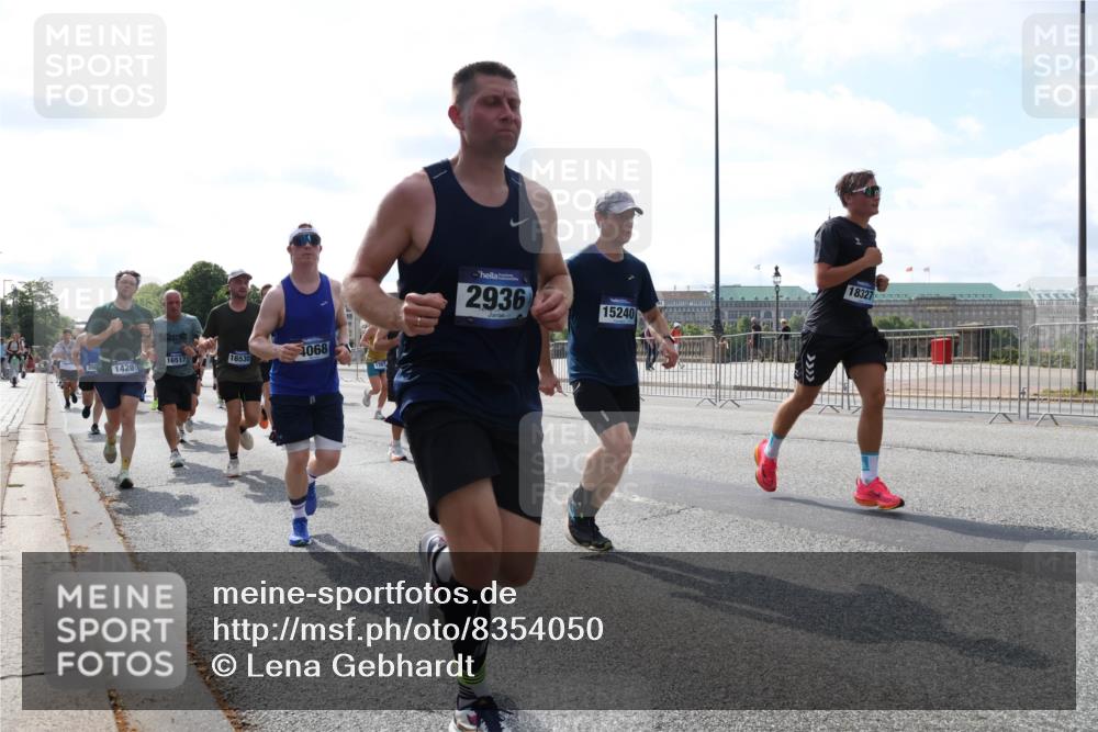 29.06.2025 - hella hamburg halbmarathon Lena Gebhardt http://msf.ph/oto/8354050 29.06.2025 10:01:16 Lombardsbrücke 16517, 16530, 4068, 1420, 2936, 15240, 18327, 1130, 1387, 1420, 1726, 2006, 2091, 2354, 2363, 2490, 2936, 3199, 3425, 3625, 3663, 3740, 4068, 4238, 4249, 4319, 4322, 4370, 4616, 4649, 4708, 5033, 5418, 5570, 5675, 5870, 6087, 6147, 6281, 0000, 6302, 6487, 6531, 6591, 6714, 6757, 6835, 6924, 7287, 7658, 7757, 7759, 7761, 7846, 8030, 8045, 8046, 8191, 8255, 8326, 8392, 8632, 8691, 8923, 9124, 9932, 10074, 10188, 10271, 10383, 10576, 11043, 11465 meine-sportfotos.de