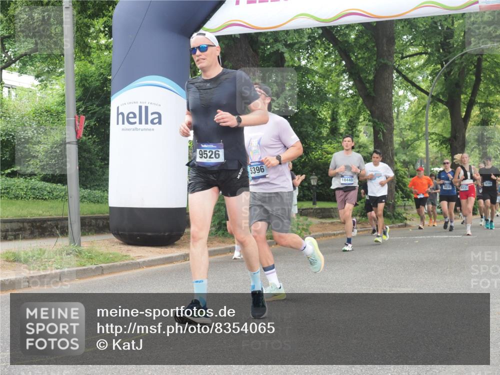 29.06.2025 - hella hamburg halbmarathon KatJ http://msf.ph/oto/8354065 29.06.2025 10:51:30 Zwischen KM18-KM19 1702, 1992, 2298, 2782, 2979, 4542, 5396, 6585, 6907, 6908, 7042, 7081, 8520 meine-sportfotos.de