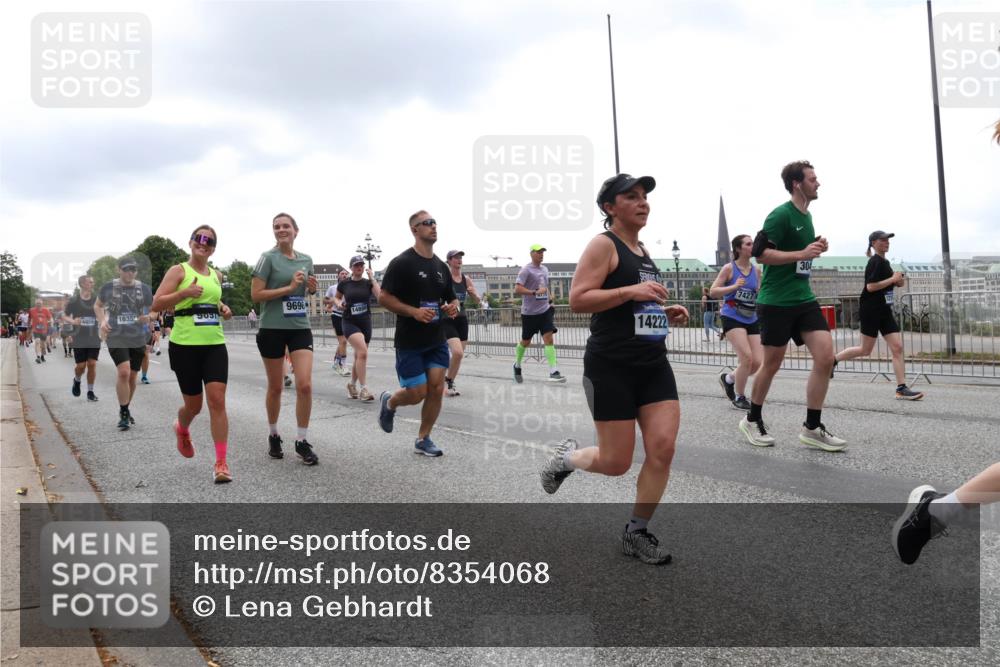 29.06.2025 - hella hamburg halbmarathon Lena Gebhardt http://msf.ph/oto/8354068 29.06.2025 10:48:02 Lombardsbrücke 4856, 1635, 9091, 9696, 14222, 7427, 304, 1045, 1157, 1174, 1175, 1246, 1392, 1618, 1639, 1645, 1701, 1926, 2037, 2163, 2197, 2418, 2491, 2545, 2650, 2704, 2756, 2790, 2882, 2958, 3049, 3320, 3468, 3504, 3679, 3933, 4327, 4423, 4588, 4856, 5585, 5781, 5886, 5952, 6143, 7240, 7393, 7394, 7427, 7532, 7916, 7970, 8077, 8310, 8521, 8550, 8774, 9356, 9687, 9696, 9697, 9775, 9921, 10145, 10658, 10777, 10794, 10991, 11351, 11548, 11742, 11781, 11802, 11909, 12431 meine-sportfotos.de