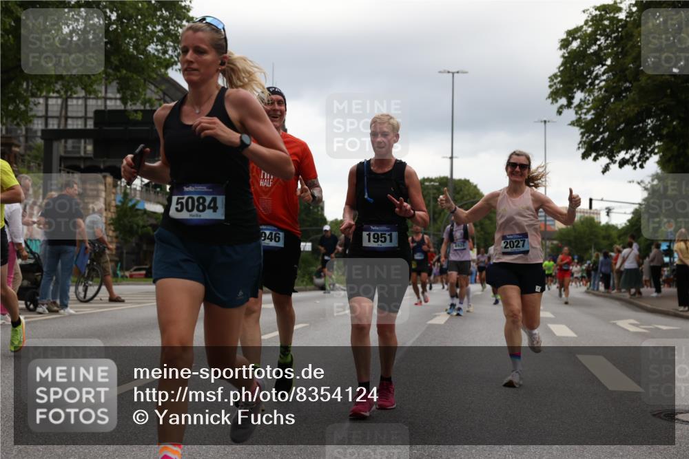 29.06.2025 - hella hamburg halbmarathon Yannick Fuchs http://msf.ph/oto/8354124 29.06.2025 10:52:56 20KM 1285, 1642, 1946, 1951, 2006, 2027, 2677, 2855, 2957, 2978, 3181, 5084, 5347, 5633, 6202, 6208, 6636, 6860, 6997, 7476, 8290, 8392, 8929, 9156, 9353, 9655, 9835, 10036, 10539, 10915, 12633, 12809, 13407, 14375, 14631, 14914, 15240, 15263, 15824, 16160, 16206, 16409, 16563, 16922, 16924, 17017, 17346, 17782, 17810, 17852, 17931, 18112, 18153, 18232, 18266, 18327, 18556, 18730, 18833, 18954, 19002, 19003 meine-sportfotos.de