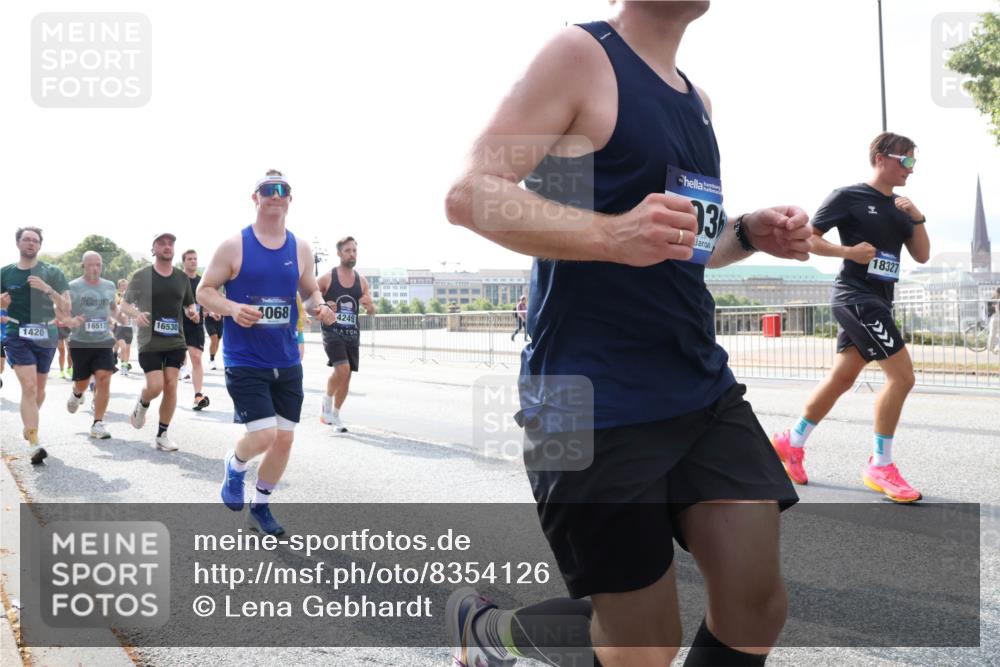 29.06.2025 - hella hamburg halbmarathon Lena Gebhardt http://msf.ph/oto/8354126 29.06.2025 10:01:16 Lombardsbrücke 1420, 16517, 068, 4249, 16530, 13, 18327, 1130, 1387, 1420, 1726, 2006, 2091, 2354, 2363, 2490, 2936, 3199, 3425, 3625, 3663, 3740, 4068, 4238, 4249, 4319, 4322, 4370, 4616, 4649, 4708, 5033, 5418, 5570, 5675, 5870, 6087, 6147, 6281, 0000, 6302, 6487, 6531, 6591, 6714, 6757, 6835, 6924, 7287, 7658, 7757, 7759, 7761, 7846, 8030, 8045, 8046, 8191, 8255, 8326, 8392, 8632, 8691, 8923, 9124, 9932, 10074, 10188, 10271, 10383, 10576, 11043, 11465 meine-sportfotos.de