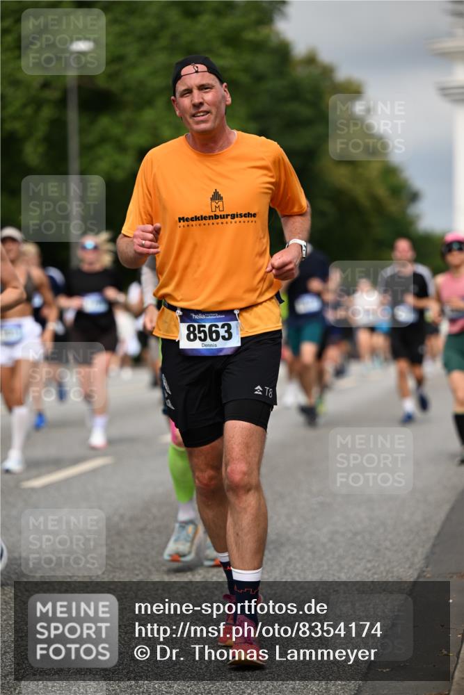 29.06.2025 - hella hamburg halbmarathon Dr. Thomas Lammeyer http://msf.ph/oto/8354174 29.06.2025 10:18:48 Kennedybrücke 1071, 1296, 1379, 1480, 1575, 1728, 1745, 2046, 2281, 2690, 3025, 3454, 3507, 3509, 3691, 4495, 4641, 5608, 5800, 6181, 6366, 6710, 6717, 6724, 7195, 7446, 7447, 7881, 8055, 8239, 8256, 8275, 8522, 8563, 8755, 8854, 8892, 9173, 9709, 10224, 10589, 10717, 11271 meine-sportfotos.de