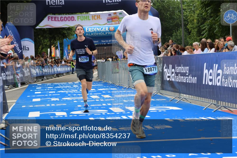 29.06.2025 - hella hamburg halbmarathon Strokosch-Dieckow http://msf.ph/oto/8354237 29.06.2025 10:30:47 Ziel 3379, 7055, 7481, 7880, 9381, 9508, 18871 meine-sportfotos.de