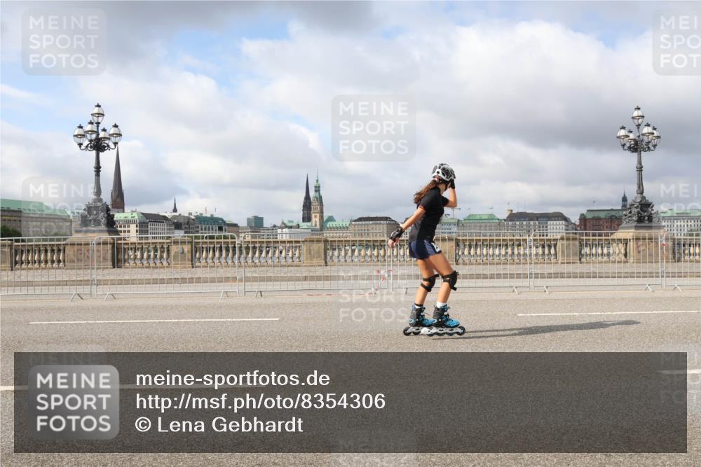 29.06.2025 - hella hamburg halbmarathon Lena Gebhardt http://msf.ph/oto/8354306 29.06.2025 09:09:27 Lombardsbrücke  meine-sportfotos.de