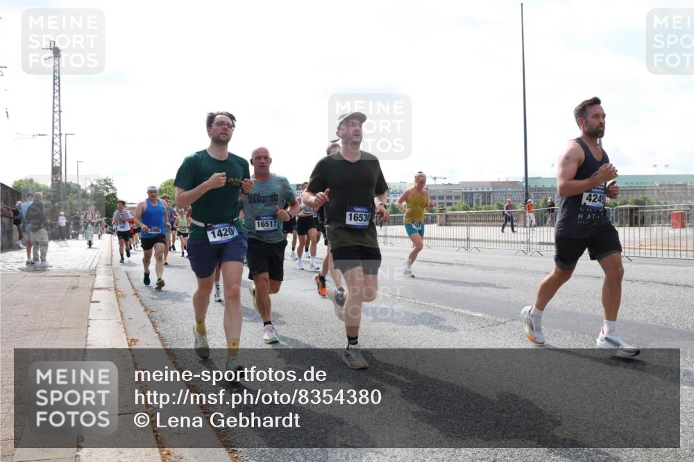 29.06.2025 - hella hamburg halbmarathon Lena Gebhardt http://msf.ph/oto/8354380 29.06.2025 10:01:17 Lombardsbrücke 210971, 6591, 16517, 16530, 2006, 1420, 8, 4249, 1130, 1387, 1420, 1724, 1726, 2006, 2091, 2354, 2363, 2490, 2936, 3199, 3425, 3625, 3663, 3740, 4068, 4238, 4249, 4319, 4322, 4370, 4616, 4649, 4708, 5033, 5418, 5570, 5675, 5870, 6087, 6147, 6281, 0000, 6302, 6487, 6531, 6591, 6714, 6757, 6835, 6924, 7287, 7658, 7757, 7759, 7761, 7846, 8030, 8045, 8046, 8191, 8255, 8326, 8392, 8691, 8822, 8923, 9124, 9932, 10188, 10271, 10383, 10576, 11043, 11465 meine-sportfotos.de