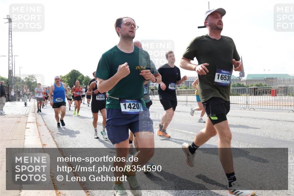 29.06.2025 - hella hamburg halbmarathon Lena Gebhardt http://msf.ph/oto/8354590 29.06.2025 10:01:18 Lombardsbrücke 2006, 18355, 10383, 1420, 18796, 16530, 1130, 1387, 1420, 1722, 1724, 1726, 2006, 2091, 2167, 2354, 2363, 2490, 2936, 3199, 3425, 3625, 3663, 3740, 4068, 4238, 4249, 4319, 4322, 4370, 4616, 4649, 4708, 5033, 5547, 5570, 5675, 5870, 6087, 6147, 6281, 0000, 6302, 6487, 6531, 6591, 6714, 6757, 6835, 6921, 6924, 7287, 7658, 7757, 7759, 7761, 7846, 8030, 8045, 8046, 8191, 8255, 8326, 8392, 8691, 8822, 8923, 9124, 9932, 10188, 10271, 10281, 10301, 10383, 10576, 11043, 11465 meine-sportfotos.de