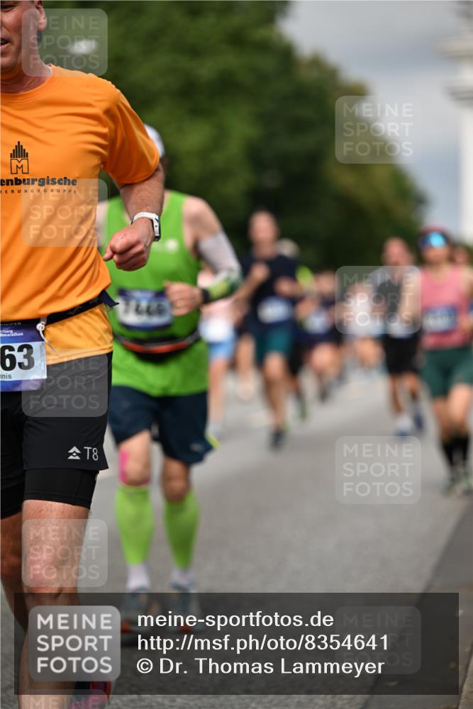 29.06.2025 - hella hamburg halbmarathon Dr. Thomas Lammeyer http://msf.ph/oto/8354641 29.06.2025 10:18:49 Kennedybrücke 1071, 1296, 1379, 1575, 1728, 1745, 2046, 2281, 2690, 3025, 3454, 3507, 3509, 3691, 4495, 4641, 5608, 5800, 6181, 6317, 6710, 6717, 6724, 7195, 7446, 7447, 7881, 8055, 8239, 8256, 8275, 8522, 8563, 8755, 8854, 8892, 9173, 9709, 10224, 10589, 10717, 11271 meine-sportfotos.de