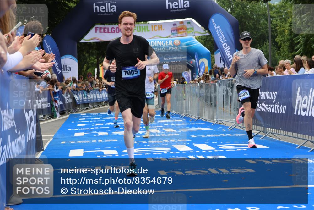 29.06.2025 - hella hamburg halbmarathon Strokosch-Dieckow http://msf.ph/oto/8354679 29.06.2025 10:30:45 Ziel 3379, 7055, 7481, 7880, 9381, 9508, 18235, 18871 meine-sportfotos.de