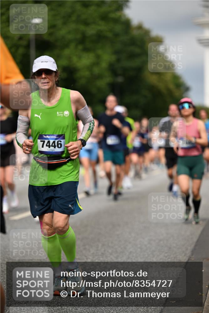 29.06.2025 - hella hamburg halbmarathon Dr. Thomas Lammeyer http://msf.ph/oto/8354727 29.06.2025 10:18:49 Kennedybrücke 1071, 1296, 1379, 1575, 1728, 1745, 2046, 2281, 2690, 3025, 3454, 3507, 3509, 3691, 4495, 4641, 5608, 5800, 6181, 6317, 6710, 6717, 6724, 7195, 7446, 7447, 7881, 8055, 8239, 8256, 8275, 8522, 8563, 8755, 8854, 8892, 9173, 9709, 10224, 10589, 10717, 11271 meine-sportfotos.de