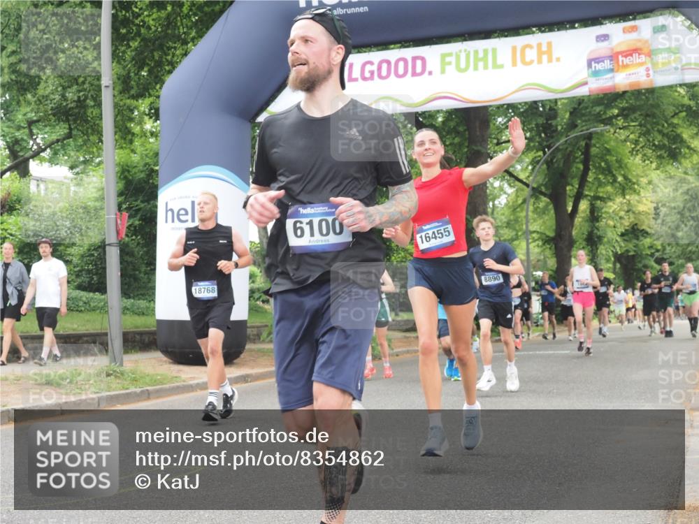 29.06.2025 - hella hamburg halbmarathon KatJ http://msf.ph/oto/8354862 29.06.2025 10:51:38 Zwischen KM18-KM19 1863, 3039, 3182, 3248, 6100, 6174 meine-sportfotos.de