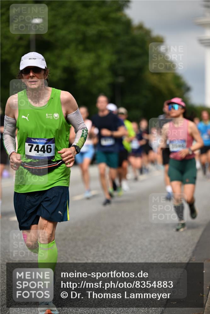 29.06.2025 - hella hamburg halbmarathon Dr. Thomas Lammeyer http://msf.ph/oto/8354883 29.06.2025 10:18:50 Kennedybrücke 1071, 1296, 1379, 1575, 1728, 1745, 2046, 2281, 2690, 3454, 3507, 3509, 3691, 4495, 4641, 5608, 5800, 5981, 6181, 6317, 6710, 6724, 7195, 7446, 7447, 7881, 8055, 8239, 8256, 8275, 8522, 8563, 8755, 8854, 8892, 9709, 10589, 10717, 11271 meine-sportfotos.de