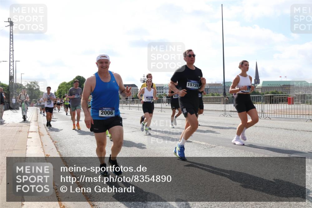 29.06.2025 - hella hamburg halbmarathon Lena Gebhardt http://msf.ph/oto/8354890 29.06.2025 10:01:20 Lombardsbrücke 17387, 2006, 13516, 8046, 15726, 91, 1130, 1329, 1387, 1420, 1722, 1724, 1726, 2006, 2091, 2167, 2354, 2363, 2490, 2591, 2936, 3199, 3425, 3625, 3663, 3740, 4068, 4238, 4249, 4319, 4322, 4370, 4649, 4663, 4708, 5033, 5547, 5570, 5675, 5870, 6087, 6147, 6281, 0000, 6302, 6487, 6531, 6591, 6835, 6921, 6924, 7287, 7658, 7757, 7759, 7761, 7846, 8030, 8045, 8046, 8191, 8255, 8326, 8392, 8691, 8822, 9932, 10188, 10271, 10281, 10301, 10383, 10576, 11043, 11465 meine-sportfotos.de
