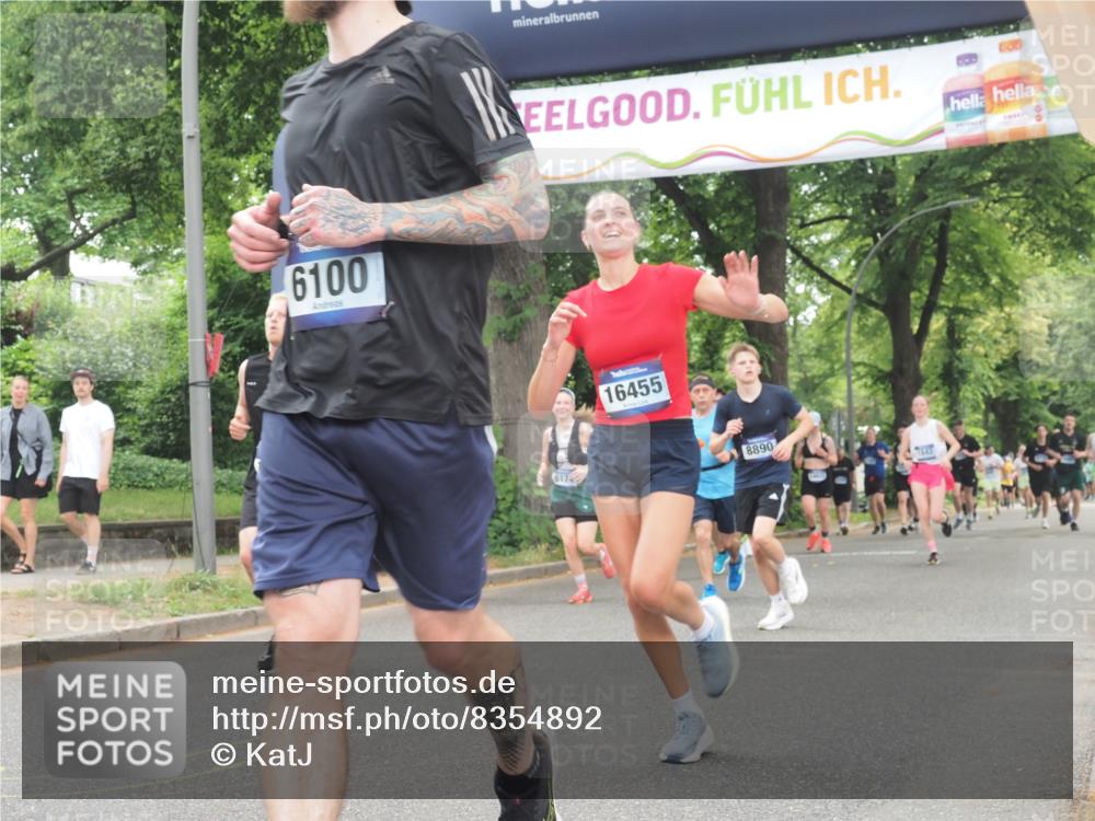 29.06.2025 - hella hamburg halbmarathon KatJ http://msf.ph/oto/8354892 29.06.2025 10:51:38 Zwischen KM18-KM19 1863, 3039, 3182, 3248, 6100, 6174 meine-sportfotos.de