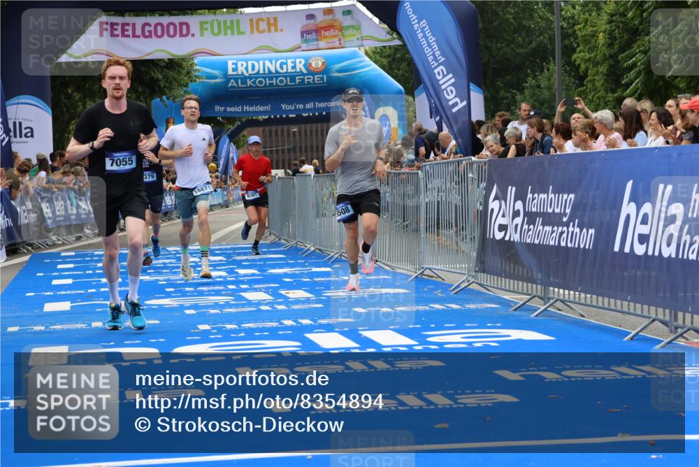 29.06.2025 - hella hamburg halbmarathon Strokosch-Dieckow http://msf.ph/oto/8354894 29.06.2025 10:30:44 Ziel 3379, 7055, 7481, 7880, 9381, 9508, 17322, 18235, 18871 meine-sportfotos.de