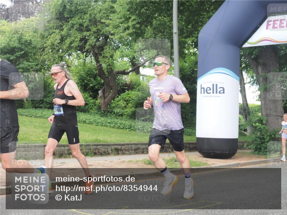 29.06.2025 - hella hamburg halbmarathon KatJ http://msf.ph/oto/8354944 29.06.2025 10:21:43 Zwischen KM18-KM19 51, 2746, 3935, 6358, 7793 meine-sportfotos.de