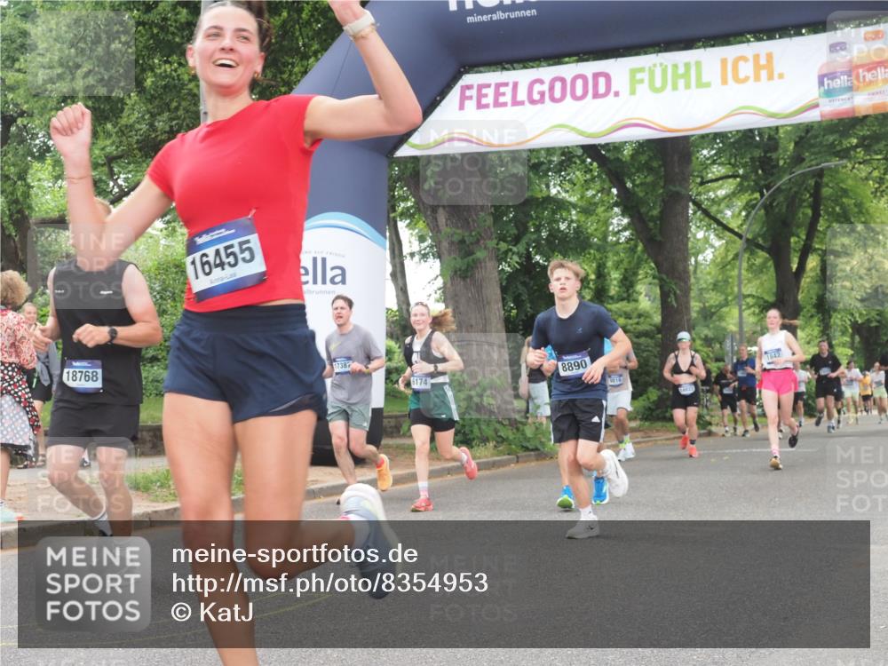 29.06.2025 - hella hamburg halbmarathon KatJ http://msf.ph/oto/8354953 29.06.2025 10:51:39 Zwischen KM18-KM19 1863, 3039, 3182, 3248, 6100, 6174 meine-sportfotos.de