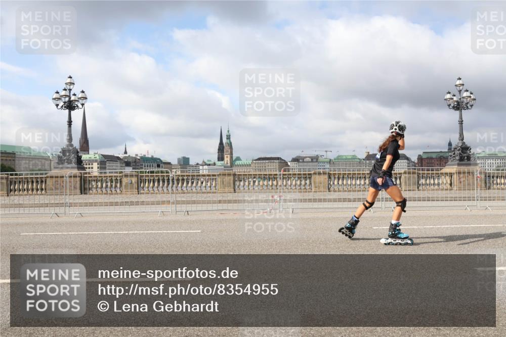 29.06.2025 - hella hamburg halbmarathon Lena Gebhardt http://msf.ph/oto/8354955 29.06.2025 09:09:27 Lombardsbrücke  meine-sportfotos.de