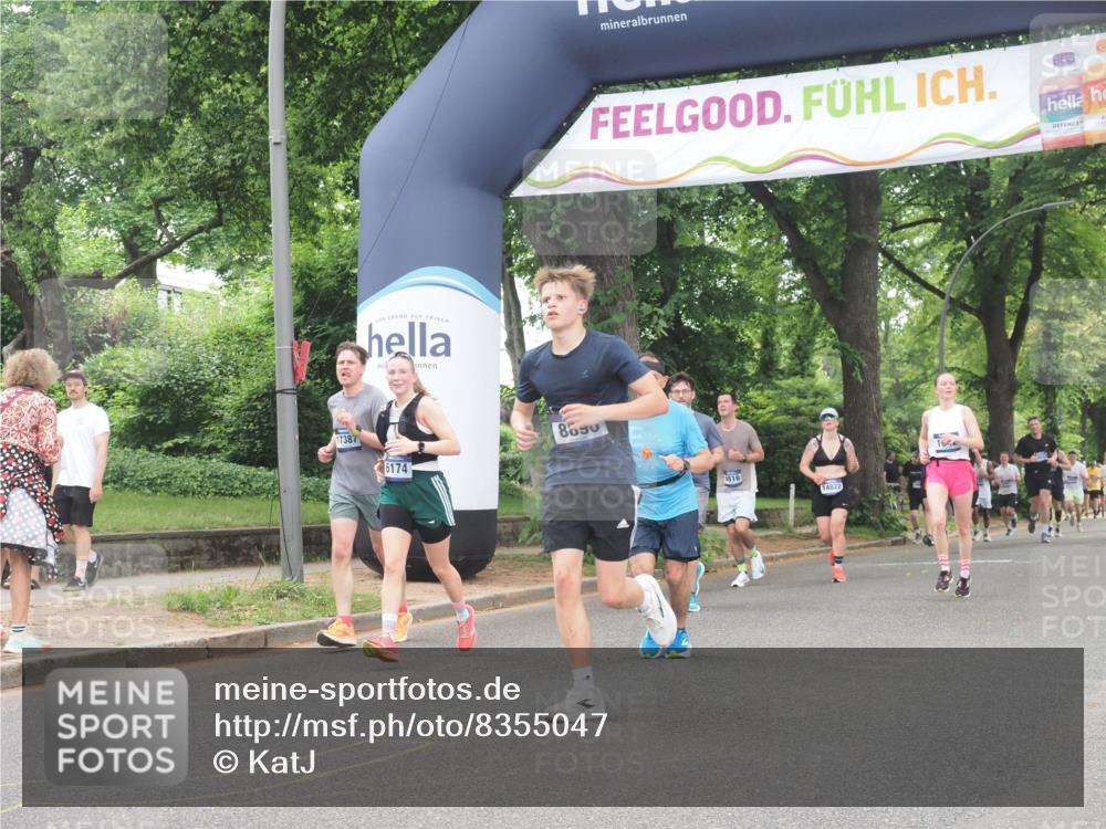 29.06.2025 - hella hamburg halbmarathon KatJ http://msf.ph/oto/8355047 29.06.2025 10:51:40 Zwischen KM18-KM19 1842, 1863, 3039, 3182, 3248, 6100, 6174 meine-sportfotos.de