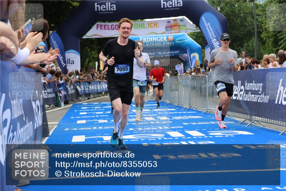 29.06.2025 - hella hamburg halbmarathon Strokosch-Dieckow http://msf.ph/oto/8355053 29.06.2025 10:30:45 Ziel 3379, 7055, 7481, 7880, 9381, 9508, 18235, 18871 meine-sportfotos.de