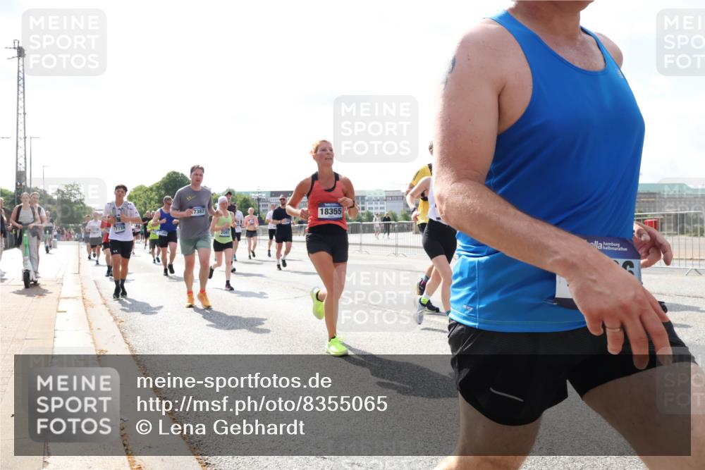 29.06.2025 - hella hamburg halbmarathon Lena Gebhardt http://msf.ph/oto/8355065 29.06.2025 10:01:20 Lombardsbrücke 7387, 2091, 18355, 1130, 1329, 1387, 1420, 1722, 1724, 1726, 2006, 2091, 2167, 2354, 2363, 2490, 2591, 2936, 3199, 3425, 3625, 3663, 3740, 4068, 4238, 4249, 4319, 4322, 4370, 4649, 4663, 4708, 5033, 5547, 5570, 5675, 5870, 6087, 6147, 6281, 0000, 6302, 6487, 6531, 6591, 6835, 6921, 6924, 7287, 7658, 7757, 7759, 7761, 7846, 8030, 8045, 8046, 8191, 8255, 8326, 8392, 8691, 8822, 9932, 10188, 10271, 10281, 10301, 10383, 10576, 11043, 11465 meine-sportfotos.de