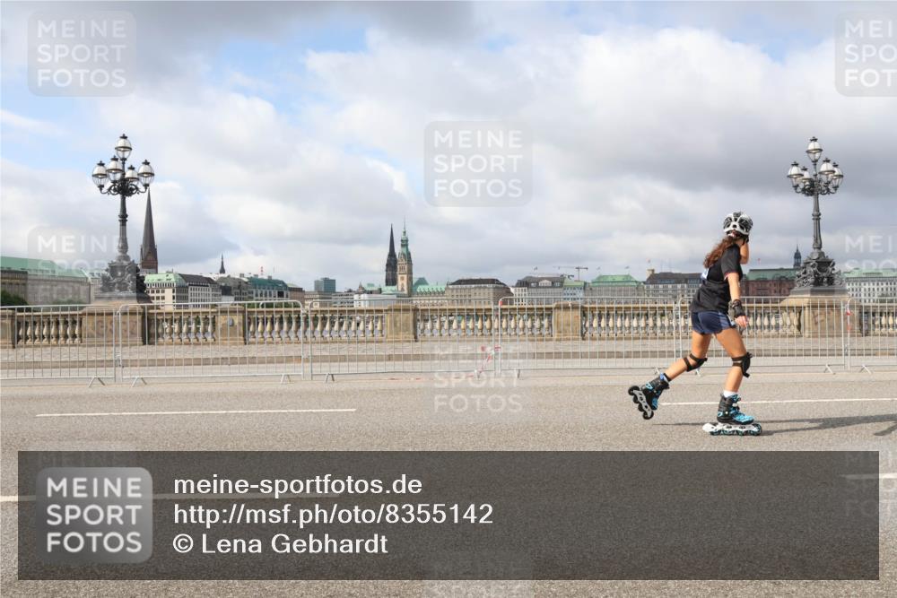 29.06.2025 - hella hamburg halbmarathon Lena Gebhardt http://msf.ph/oto/8355142 29.06.2025 09:09:27 Lombardsbrücke  meine-sportfotos.de