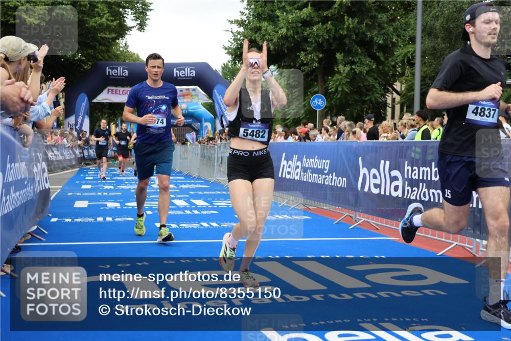 29.06.2025 - hella hamburg halbmarathon Strokosch-Dieckow http://msf.ph/oto/8355150 29.06.2025 10:52:14 Ziel 1482, 2397, 4140, 4419, 4587, 4837, 5032, 5087, 5093, 5482, 6164, 6897, 7896, 9074, 9082, 12135, 13707, 13726, 14248, 14300, 15275, 15446, 16003, 16320, 16591, 17033, 17130, 17773, 18475, 18801 meine-sportfotos.de