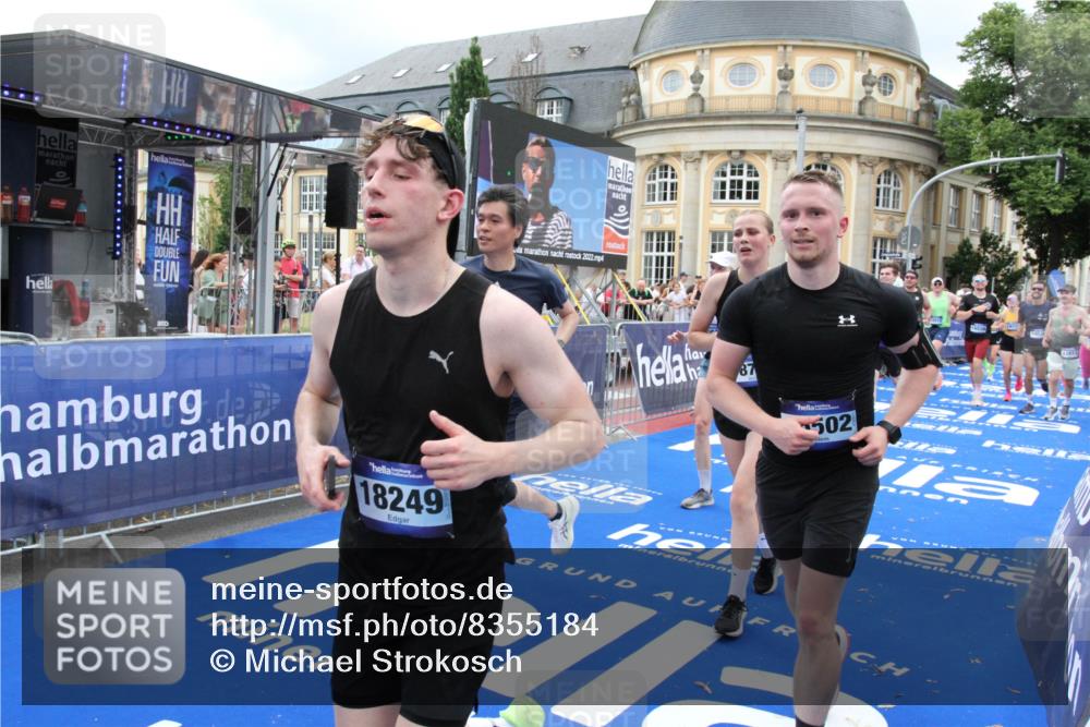 29.06.2025 - hella hamburg halbmarathon Michael Strokosch http://msf.ph/oto/8355184 29.06.2025 10:53:54 Ziel 1422, 1706, 1870, 5607, 6260, 6877, 7177, 7395, 7973, 8285, 9922, 10529, 10891, 12413, 14026, 15502, 16477, 16538, 17740, 18249, 18418, 18487, 18759, 18831, 18915, 19177 meine-sportfotos.de