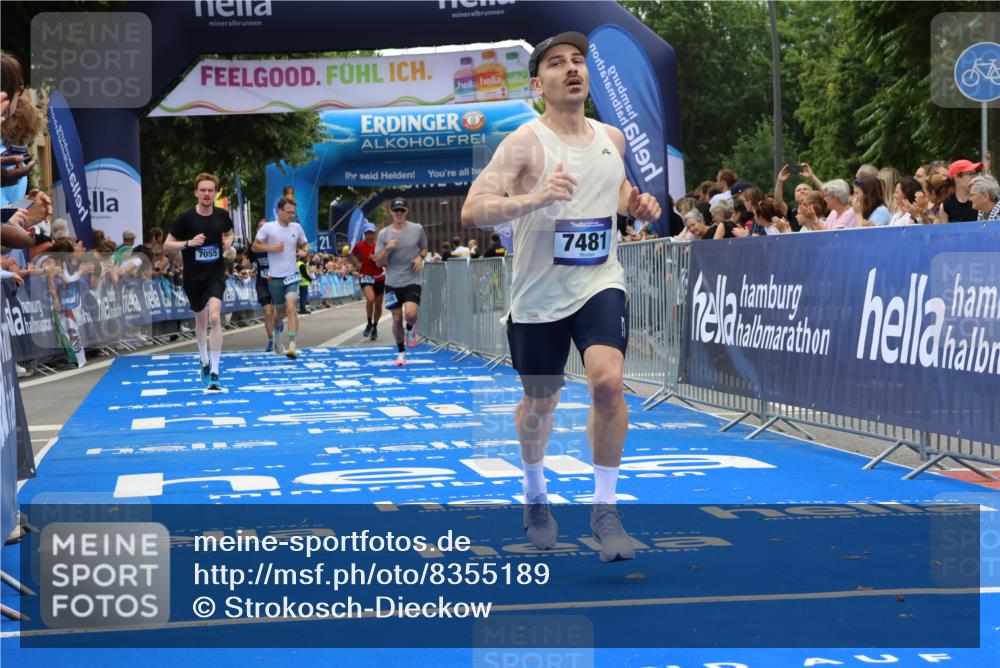 29.06.2025 - hella hamburg halbmarathon Strokosch-Dieckow http://msf.ph/oto/8355189 29.06.2025 10:30:42 Ziel 2851, 3379, 7055, 7481, 9381, 9508, 17322, 18235, 18871 meine-sportfotos.de