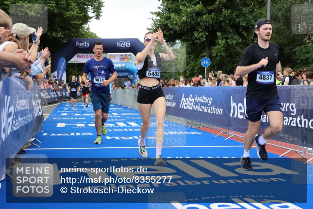 29.06.2025 - hella hamburg halbmarathon Strokosch-Dieckow http://msf.ph/oto/8355277 29.06.2025 10:52:14 Ziel 1482, 2397, 4140, 4419, 4587, 4837, 5032, 5087, 5093, 5482, 6164, 6897, 7896, 9074, 9082, 12135, 13707, 13726, 14248, 14300, 15275, 15446, 16003, 16320, 16591, 17033, 17130, 17773, 18475, 18801 meine-sportfotos.de
