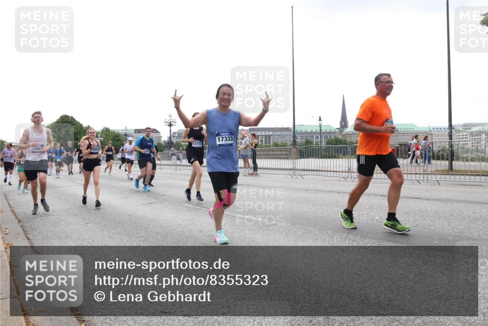 29.06.2025 - hella hamburg halbmarathon Lena Gebhardt http://msf.ph/oto/8355323 29.06.2025 10:38:57 Lombardsbrücke 1455, 12722, 17333, 56, 1232, 1390, 1451, 1721, 1760, 2524, 2534, 2571, 2574, 2576, 2660, 2693, 2893, 2998, 3216, 3307, 3323, 3726, 3745, 3927, 4028, 4139, 4155, 4257, 4259, 4260, 4316, 4320, 4410, 4964, 5617, 5684, 5913, 6062, 6112, 6611, 6695, 6696, 6875, 7148, 7263, 7341, 7371, 7506, 7561, 7589, 7692, 7815, 7849, 8367, 8457, 8783, 9420, 9446, 9708, 9974, 9977, 10001, 10072, 10315, 10516, 10554, 13060 meine-sportfotos.de